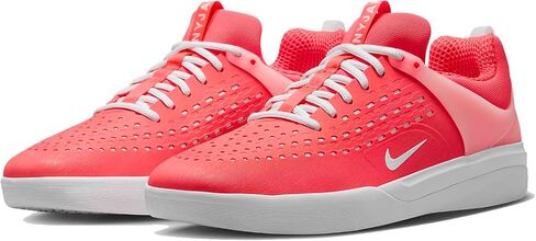 حذاء تزلج SB Zoom Nyjah 3 من Nike (DJ6130-100، أبيض/أبيض ساميت/وردي مفرط/أسود) مقاس 9 in Kuwait