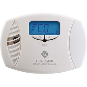 First Alert FAT1039746 Dual-power Carbon Monoxide Plug-in Alarm with Digital Display