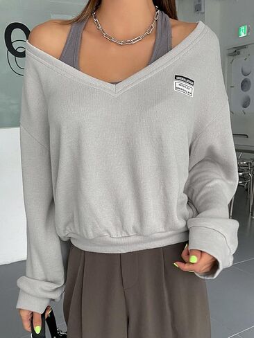 WDIRARA Women's Letter Patched V Neck Halter Sweatshirt Casual Long Sleeve Pullovers in Saudi Arabia