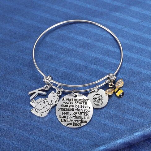 Kvekstio مستوحاة من الهدايا الكلاسيكية، أنت أكثر شجاعة مما تصدق، النحلة، هوني، بوه الدب سحر سوار ملهمة للنساء، الأولي K in Kuwait