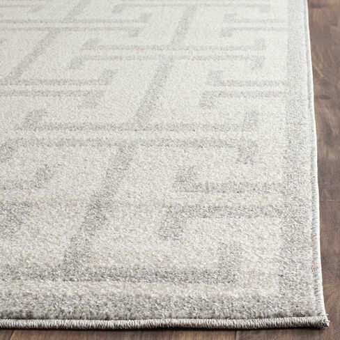 SAFAVIEH Amherst Collection Area Rug - 8' x 10', Wheat & Beige, Geometric Design, Non-Shedding & Easy Care, Ideal for High Traffic Areas in Living Room, Bedroom (AMT404S) in Saudi Arabia