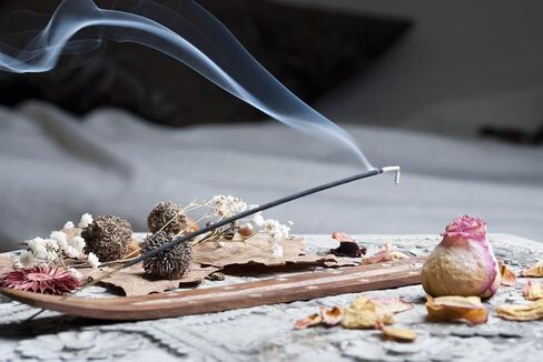 Incense Sticks Set, Lavender, Sandalwood, Cinnamon, Frankincense, 60g, Aromatic Meditation Aid, Premium Quality in Saudi Arabia