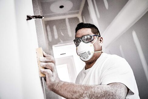 جهاز تنفس 3M N95 Performance 8210، 20 عبوة، صنفرة للجدران الجافة، معتمد من NIOSH-N95، وسائط ترشيح متقدمة لسهولة التنفس، رغوة أنف مبطنة، مشبك أنف قابل للتعديل، أشرطة قابلة للتمدد (8210D20-DC) in Saudi Arabia