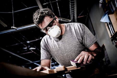 جهاز تنفس 3M N95 Performance 8210، 20 عبوة، صنفرة للجدران الجافة، معتمد من NIOSH-N95، وسائط ترشيح متقدمة لسهولة التنفس، رغوة أنف مبطنة، مشبك أنف قابل للتعديل، أشرطة قابلة للتمدد (8210D20-DC) in Saudi Arabia