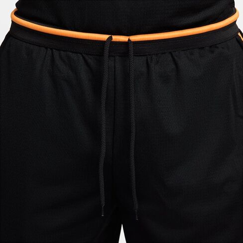 شورت كرة السلة Nike DNA Dri-FIT مقاس 8 بوصات للرجال (أسود/قرص شمسي/بيكوستال، FN2651-011) in Saudi Arabia