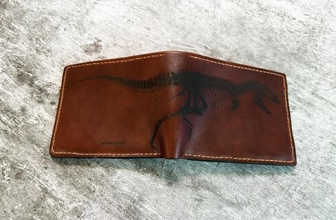 محفظة جلدية هيكل عظمي، أفكار هدايا جلدية هيكل عظمي للديناصور، محفظة جلدية أحفورية تيرانوساروس تي ريكس، أفكار هدايا ديناصور للرجال in Kuwait