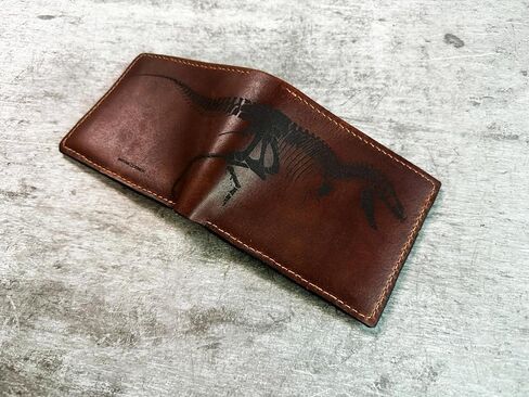 محفظة جلدية هيكل عظمي، أفكار هدايا جلدية هيكل عظمي للديناصور، محفظة جلدية أحفورية تيرانوساروس تي ريكس، أفكار هدايا ديناصور للرجال in Kuwait