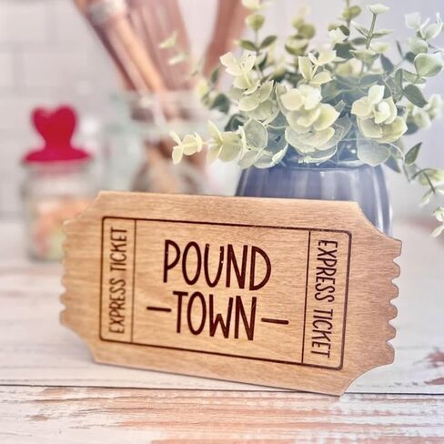 Urbalabs تذكرة سريعة إلى Pound Town Wood Wood محفورة بالليزر هدية للأزواج المضحكة مقاس 6 × 3.5 بوصة ديكور عيد الحب الخشبي البسيط لغرفة النوم لوحة منحوتة خشبية ديكور الحب منقوش بالليزر صنع في الولايات المتحدة الأمريكية in Saudi Arabia