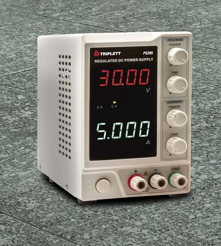 Triplett PS305 مصدر طاقة أحادي الإخراج 30 فولت/5 أمبير تيار مستمر مع شاشات LED مزدوجة مكونة من 4 أرقام in Saudi Arabia