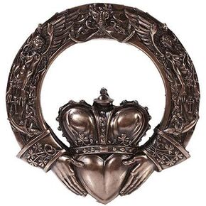 Celtic Claddagh Ring Wall Plaque Home Decor Figurine Statue