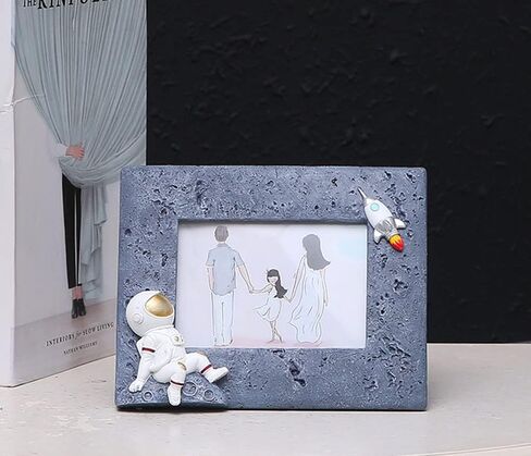 Astronaut Resin Photo Frame Picture Frame for Table Display Ornament Decoration in Saudi Arabia