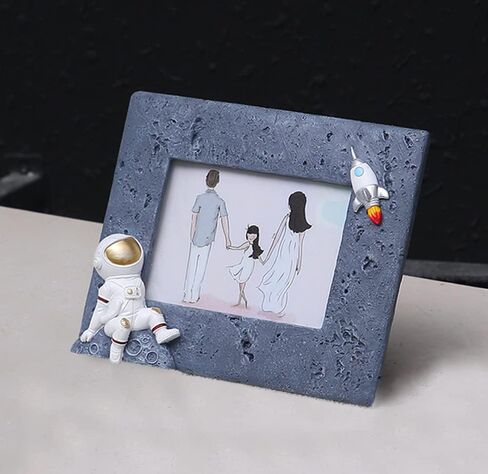 Astronaut Resin Photo Frame Picture Frame for Table Display Ornament Decoration in Saudi Arabia