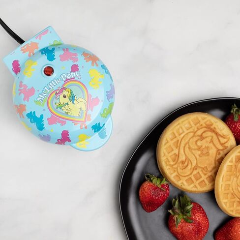 Uncanny Brands Pokémon Pikachu Mini Waffle Maker - جهاز مطبخ بوكيمون in Kuwait