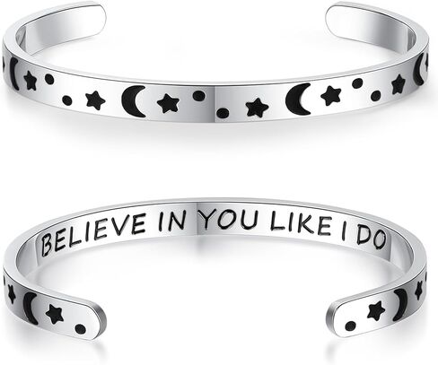 أساور SAM & LORI المخصصة للفتيات المراهقات/النساء - هدايا مجوهرات ملهمة (تصاميم مختلفة) للابنة/الأخت/الأم/الأصدقاء - سوار قابل للتعديل في صندوق هدايا جميل in Kuwait