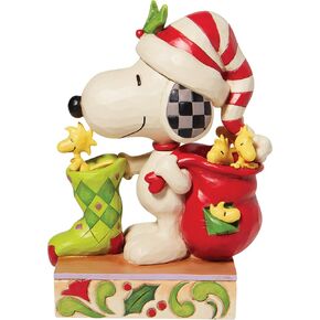 Enesco Peanuts by Jim Shore Snoopy with Woodstocks and a Stocking Figurine, 7 Inch, Multicolor