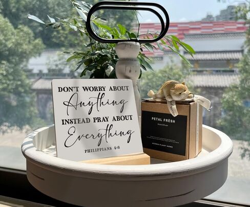 لوحة مسيحية، لوحات هدية مع حامل خشبي، فن طاولة ريفي للمزرعة، علامة خشبية ملهمة، هدية تشجيع، فيلبي 4: 6 - لا تقلق بشأن أي شيء بدلاً من الصلاة بشأن كل شيء in Kuwait