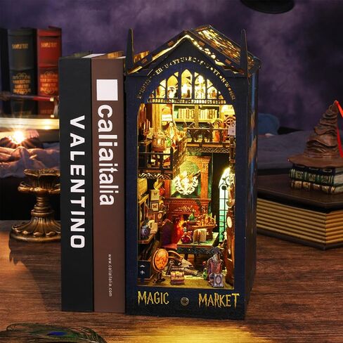 ISSEVE DIY Book Nook Kit، لغز خشبي ثلاثي الأبعاد DIY طقم منزل مصغر لتزيين رف الكتب، حامل كتاب سحري لبيت الكتب ورف الكتب للبالغين مع ضوء مستشعر (مكتبة الكتب) in Kuwait