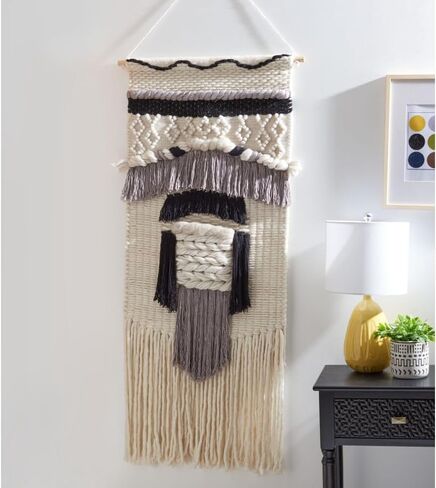 SAFAVIEH Home Collection Sedona Hidalgo Boho Tribal Ivory/Grey Wool Woven Tapestry Hanging Wall Art in Saudi Arabia