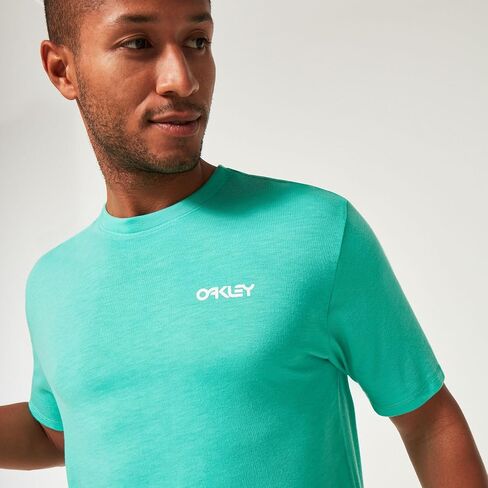 تي شيرت Oakley للجنسين للبالغين Clashort Sleeveic B1b، أخضر نعناعي، مقاس متوسط ​​أمريكي in Saudi Arabia