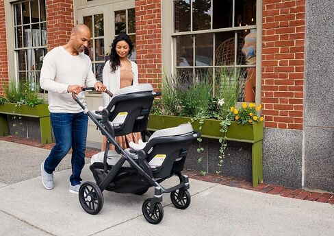 محولات UPPAbaby السفلية لعربات الأطفال Vista 2015-2019، Vista V2/ متوافقة مع مقاعد السيارة للرضع Aria & Mesa، سرير، RumbleSeat V2+ ملحق/تستخدم لإضافة مقعد ثانوي إلى عربات الأطفال Vista in Saudi Arabia