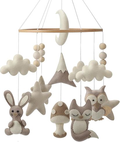 Woodland Mobile for Crib - سرير أطفال محايد مصنوع يدويًا من Woodland مع حيوانات الغابة والسحب in Kuwait