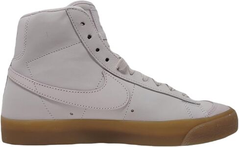 Nike Womens Blazer Mid 77 in Saudi Arabia