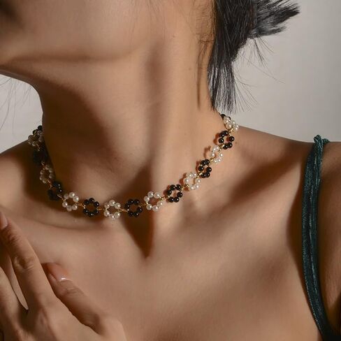 Daisy Pearl Necklace, Dainty Pearl Choker Necklace for Women with Green Emerald Crystal,Handmade 14k Gold Flower Necklace for Women Cute Necklace Daisy Present as Bride Necklace Wedding Jewelry in Saudi Arabia
