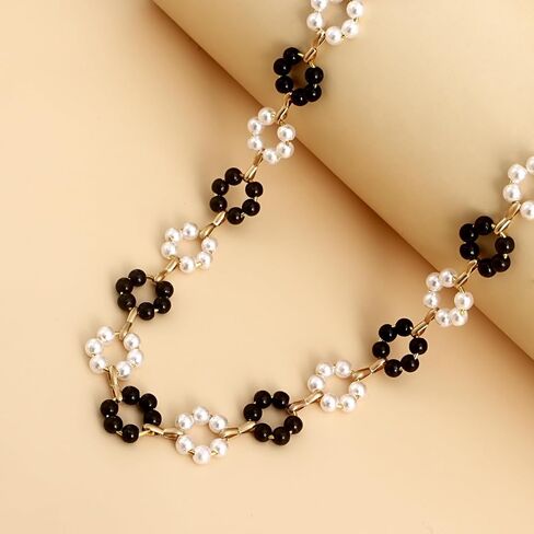 Daisy Pearl Necklace, Dainty Pearl Choker Necklace for Women with Green Emerald Crystal,Handmade 14k Gold Flower Necklace for Women Cute Necklace Daisy Present as Bride Necklace Wedding Jewelry in Saudi Arabia