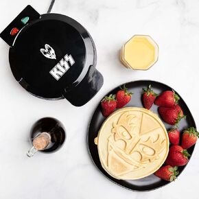 Uncanny Brands Minions Kevin Waffle Maker - مينيون مبدع على الفطائر الخاصة بك - حديد الوافل