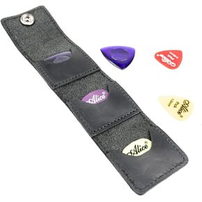 حامل اختيار الجيتار - حافظة جلدية أصلية للقيثارات الصوتية والكهربائية والباس - حقيبة آمنة للالتقاطات - هدية للاعبي الجيتار (أحمر) in Kuwait