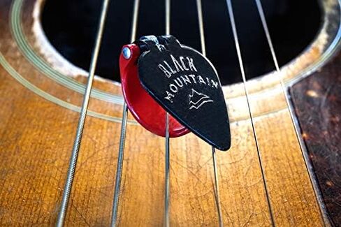 Black Mountain Heavy Gauge Thumb Picks for Acoustic Guitar, Electric Guitar, Ukulele, Banjo, and More - Spring Loaded Universal Fit for Medium to XL Thumbs - Premium Finger Picks in Saudi Arabia
