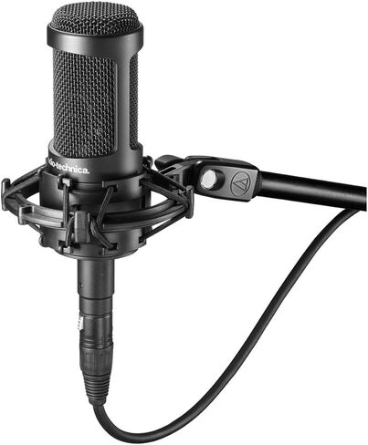 ميكروفون ذو عنوان جانبي بمكثف قلبي من Audio-Technica AT2035، استجابة تردد 20 هرتز إلى 20 كيلو هرتز، حزمة مع واجهة صوت USB Focusrite Scarlett 2i2 2x2، ذراع بوم مع كابل XLR، والمزيد in Saudi Arabia