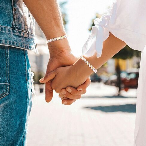 Hoomall 1120 قطعة من خرز اللؤلؤ والخرز الذهبي وخرز الحروف لصنع المجوهرات، لآلئ صناعية 5 أحجام مختلطة، 5 أشكال خرز فاصل، خرز حروف، خرزة فضفاضة لقلادة السوار DIY، ديكور وحشو مزهرية in Kuwait