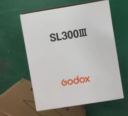 Godox SL300III 330W (MAX.) أضواء تصوير فيديو LED، أضواء استوديو Bowens-Mount للتصوير الفوتوغرافي، إضاءة الإخراج المستمر، 8 تأثيرات إضاءة محددة مسبقًا في الوضع الصامت. (SL-300WIII) in Saudi Arabia