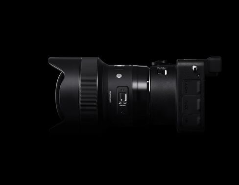 عدسة سيجما 14 ملم f/1.8 Art DG HSM (لكاميرات Canon EOS) (مجددة معتمدة) in Saudi Arabia