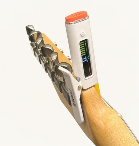 Tunerette™ Clip-On Guitar Tuner - قم بتشغيل نغمتك بأناقة! مثالية للجيتار الكهربائي والصوتي والباس، بالإضافة إلى القيثارة - USB C قابلة لإعادة الشحن، ضبط دقيق مع تويست روك ستار القديم in Saudi Arabia