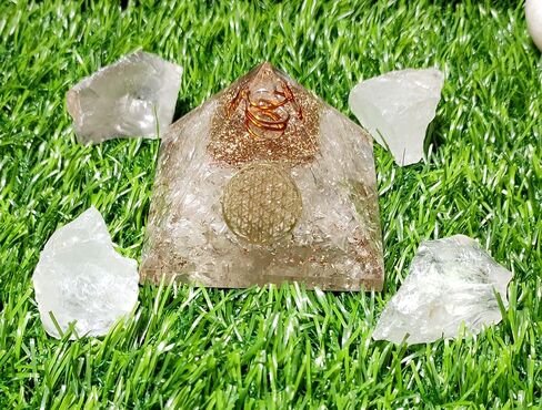 Combo of Citrine Orgone Crystal Pyramid with Flower of Life Symbol & 4 Pieces of Natural Raw Rough Stone for Positive Energy Generator, Reiki Chakra Healing, Meditation in Saudi Arabia
