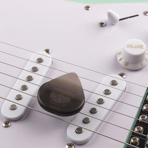 1Pc Beat Picks Light up Guitar Pick Luminous Guitar Pick,Led Guitar Pick,Ukulele Picks,Guitar Picks Medium,Dazzling Colourful Illuminated Guitar Plectrum,LED Glowing Pick Instrument Accessories in Saudi Arabia