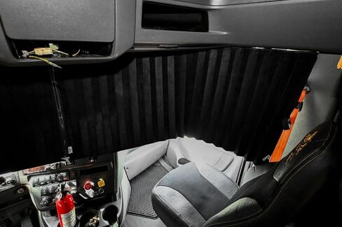 International lt rh prostar Lonestar Truck Window Curtains Prestige-Line RED in Kuwait