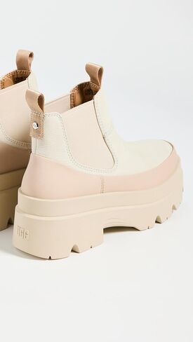 حذاء UGG للسيدات من Brisbane Chelsea in Saudi Arabia