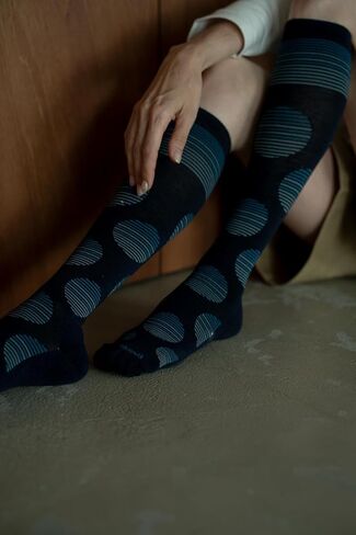 Sockwell Women Featherweight Dot Natural Fine Merino Wool/Rayon made from Bamboo size M/L in Kuwait