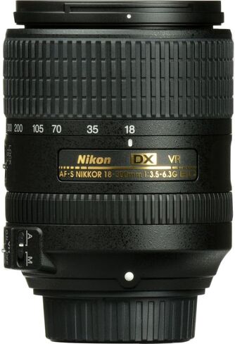عدسة Nikon AF-S DX NIKKOR مقاس 18-300 مم وببؤرة f/3.5-6.3G ED VR (2216) + بطاقة ذاكرة سعة 64 جيجابايت + مجموعة مرشح + حقيبة ظهر + قارئ بطاقات + برنامج Corel للصور + حامل ثلاثي القوائم مرن + حافظة غطاء + مجموعة تنظيف (متجددة) in Saudi Arabia