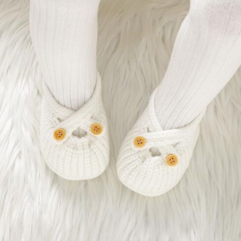 Baby Booties Newborn Babe First Walkers Non-Slip Stay On Boots Crib Shoes Sock Warm Knit Booties in Kuwait