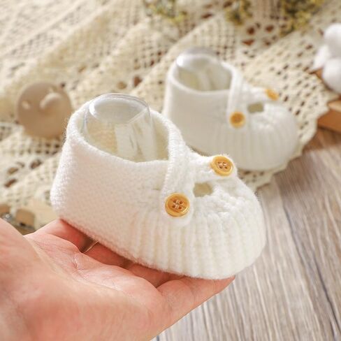 Baby Booties Newborn Babe First Walkers Non-Slip Stay On Boots Crib Shoes Sock Warm Knit Booties in Kuwait
