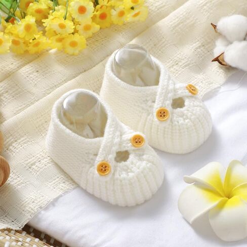 Baby Booties Newborn Babe First Walkers Non-Slip Stay On Boots Crib Shoes Sock Warm Knit Booties in Kuwait