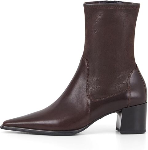 Vagabond Shoemakers Giselle Leather Stretch Booties in Saudi Arabia