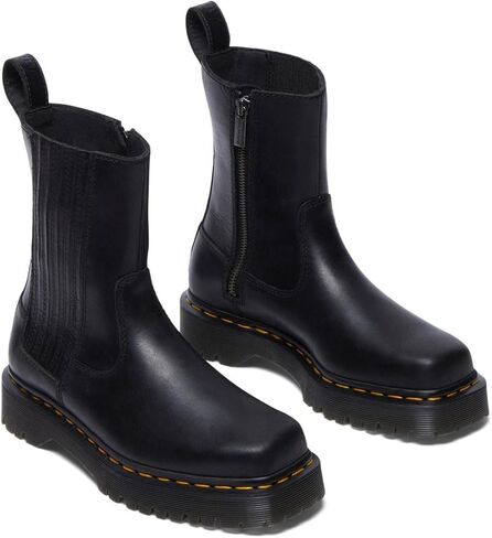 حذاء نسائي من Dr. Martens Amayah Lo Leather Bex سهل الارتداء in Saudi Arabia