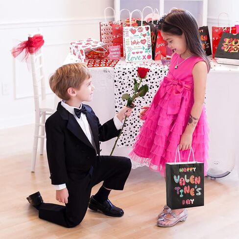 أكياس هدايا ورقية لعيد الحب - 28 قطعة من أكياس عيد الحب + 28 قطعة من أكياس حلوى السيلوفان + 28 ورقة تغليف لعيد الحب، أكياس كرافت متينة لتغليف هدايا عيد الحب، وتغليف هدايا عيد الحب in Kuwait