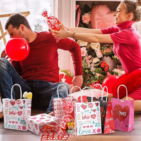 أكياس هدايا ورقية لعيد الحب - 28 قطعة من أكياس عيد الحب + 28 قطعة من أكياس حلوى السيلوفان + 28 ورقة تغليف لعيد الحب، أكياس كرافت متينة لتغليف هدايا عيد الحب، وتغليف هدايا عيد الحب in Kuwait