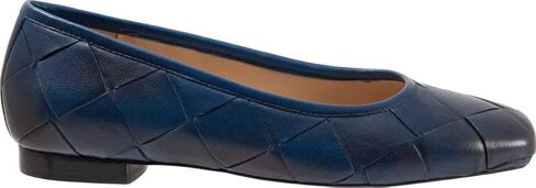 Trotters Women's Flats in Saudi Arabia
